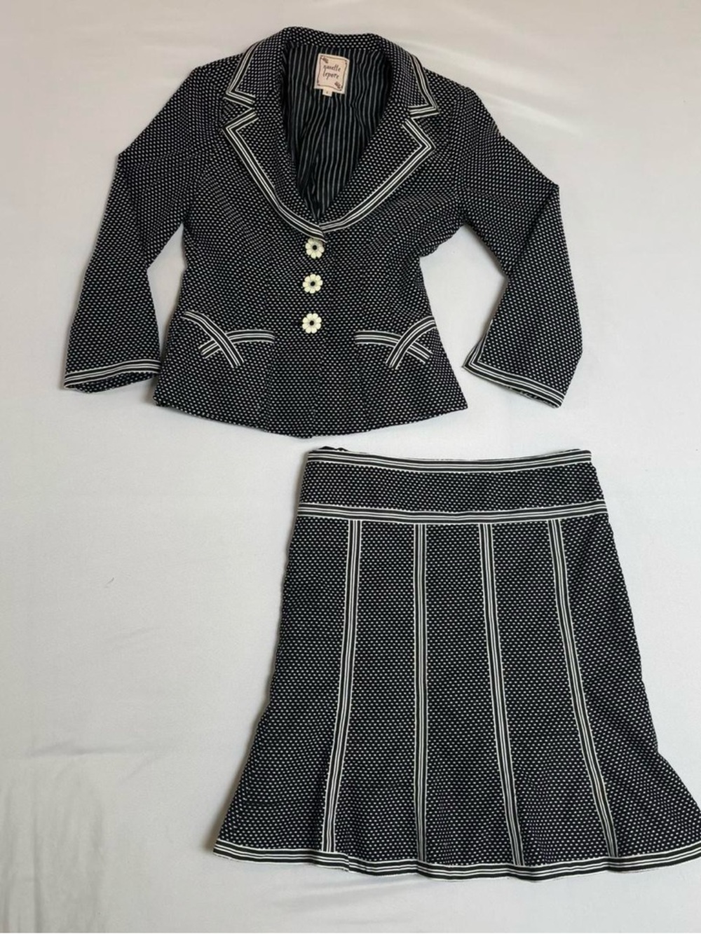 Y2K Nanette Lepore Polka Dot Skirt Suit XS Low Rise Daisy Button Blazer Set VTG - Picture 8 of 8